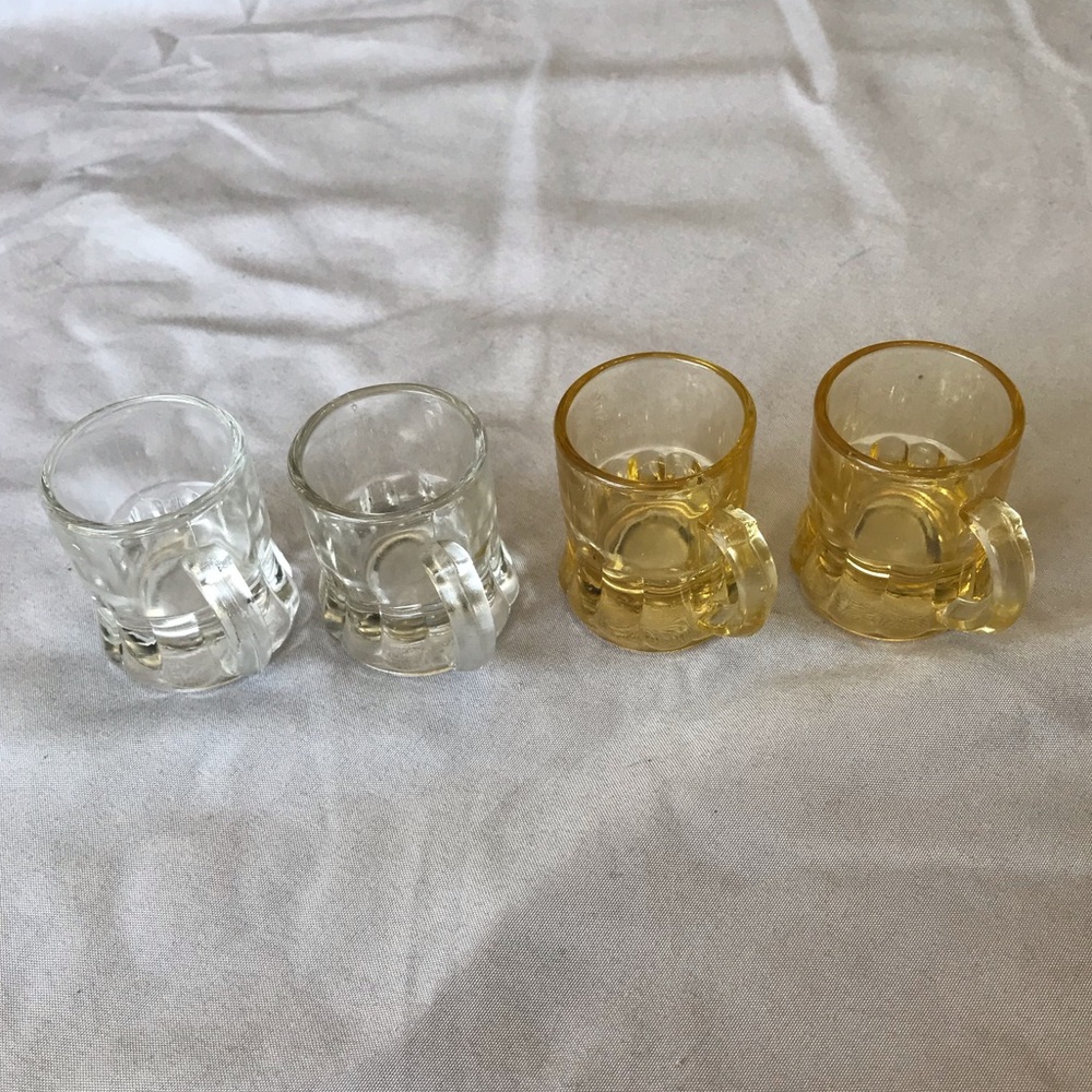 Set of 4 Federal mini mugs/shot glasses